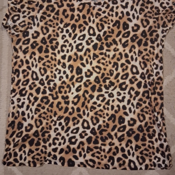 PINK Victoria's Secret Leopard Print Kids Tee - Picture 1 of 2
